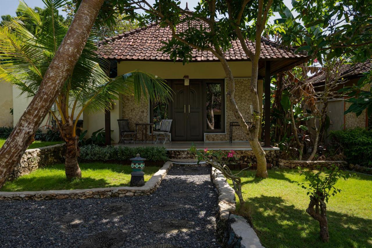 The Tanis Beach Resort Nusa Lembongan Esterno foto