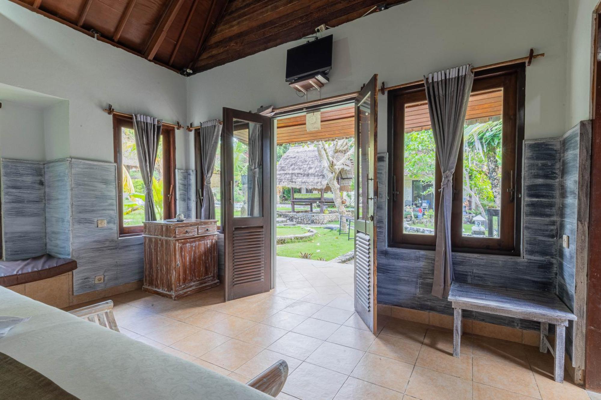 The Tanis Beach Resort Nusa Lembongan Esterno foto