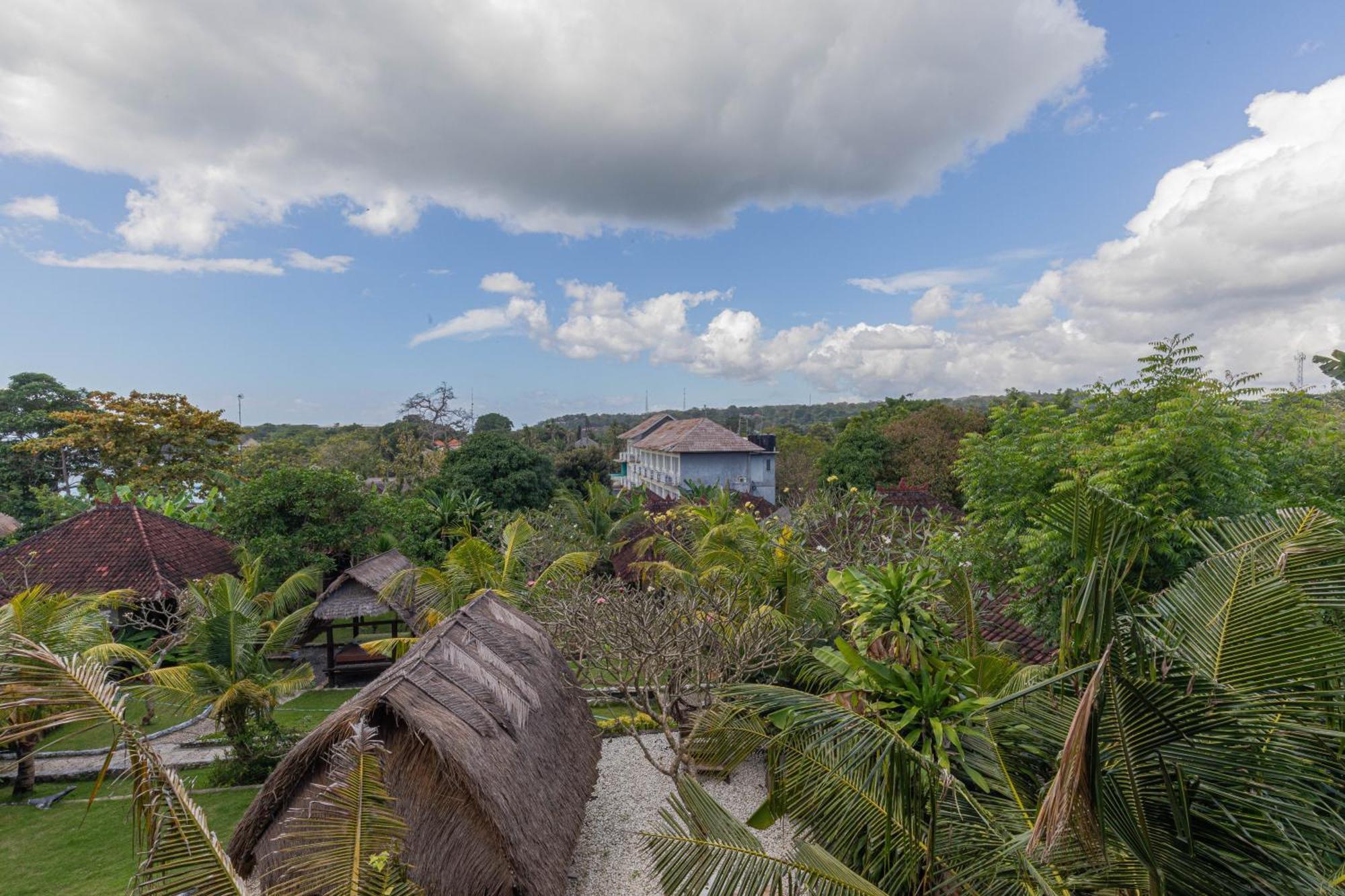 The Tanis Beach Resort Nusa Lembongan Esterno foto