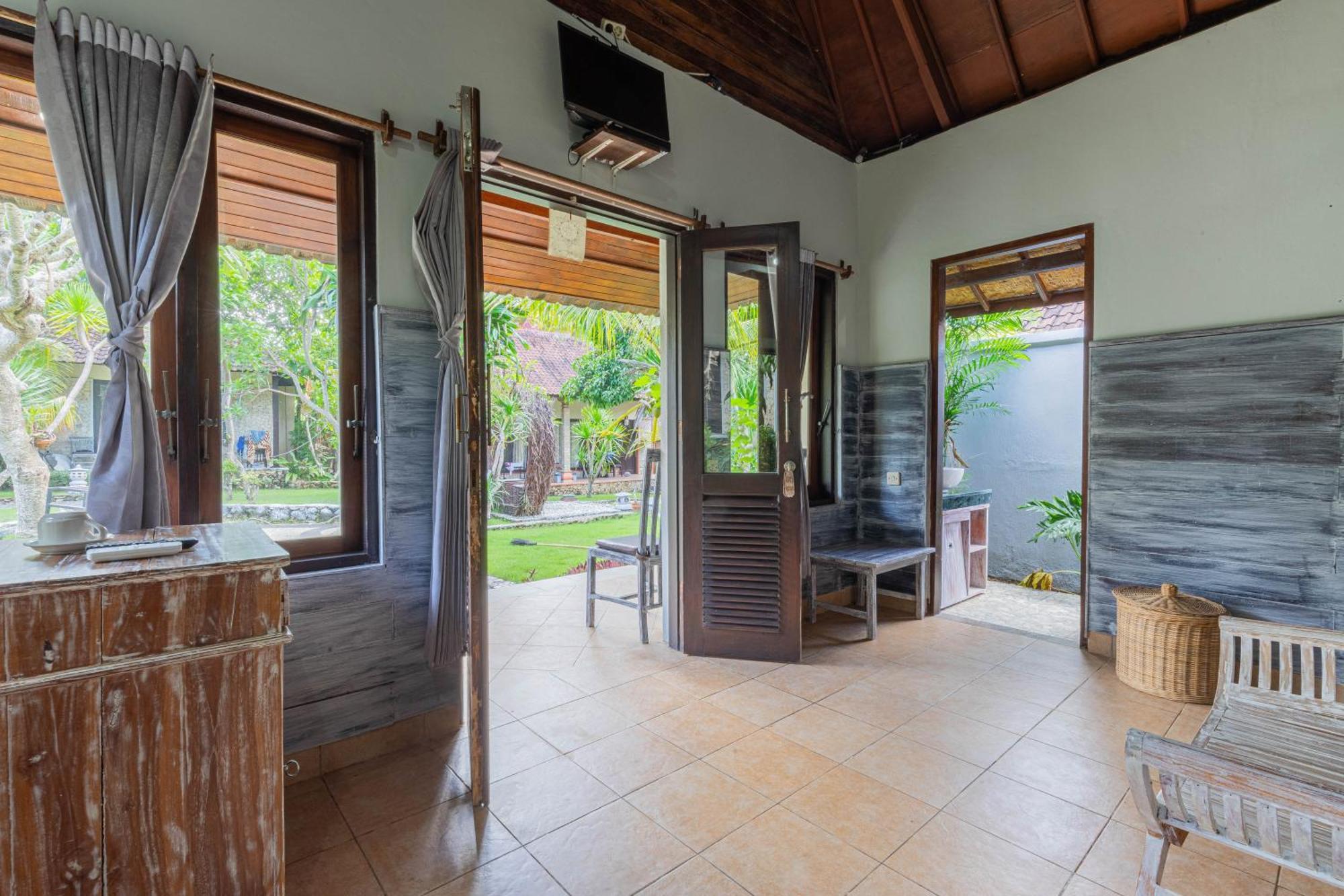 The Tanis Beach Resort Nusa Lembongan Esterno foto